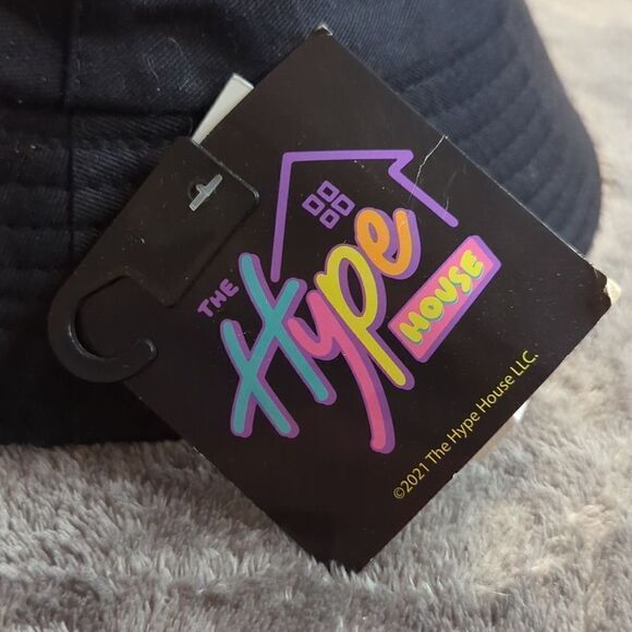 Hype House Reversible Bucket Hat - Picture 3 of 9